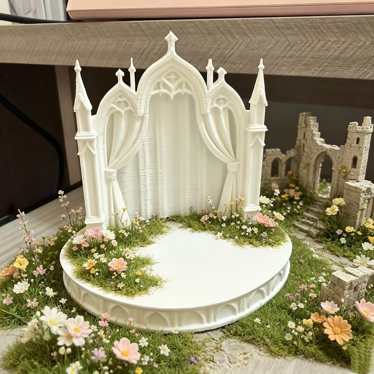 منصة ديوراما قلعة قوطية، مجسما - مراجعة Model Kit In Era وسعره