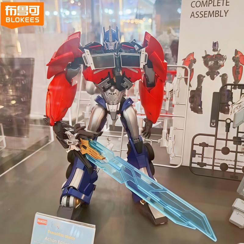 مجموعة شخصيات ترانسفورمرز أوبت - مراجعة Model Kit Optimus وسعره
