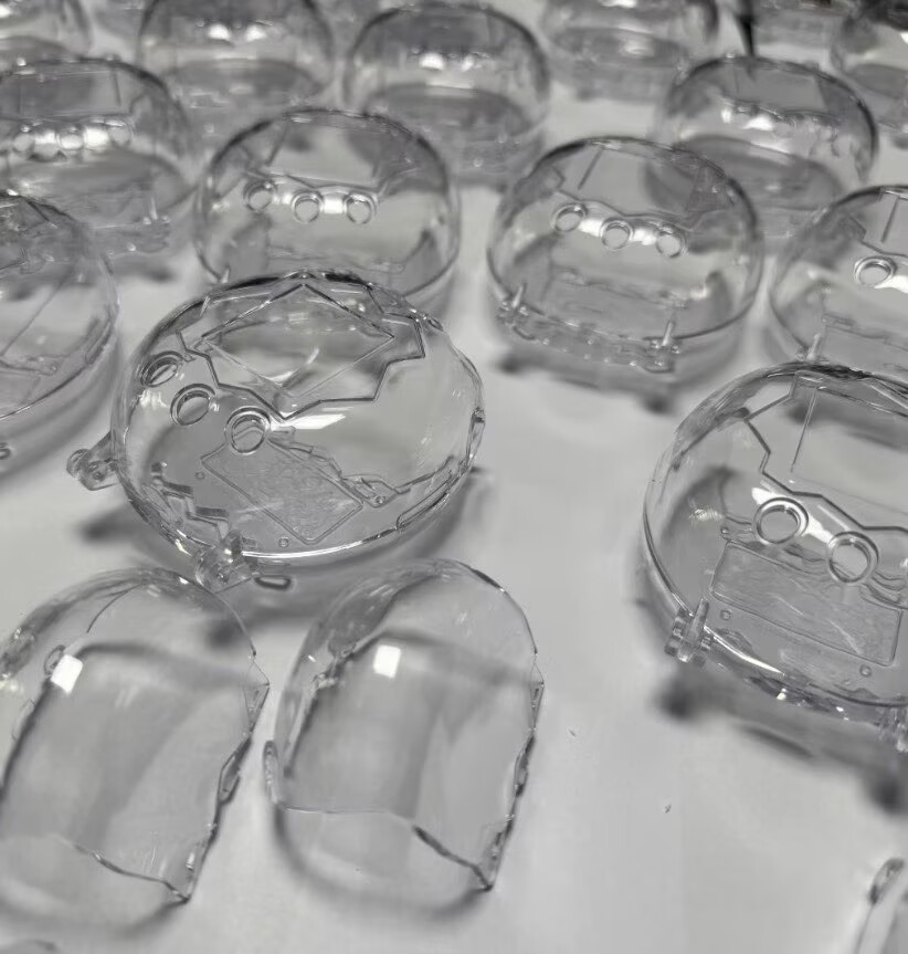 حافظة بتصميم جناح خيالي لجهاز  - مراجعة Bandai Model Tamagotchi وسعره